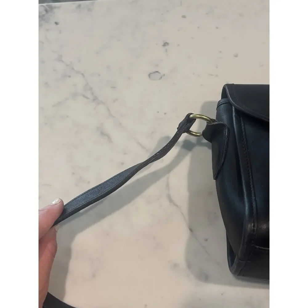 COACH Rare Vintage Devon Turnlock Crossbody Bag Original Unique Serial Black USA